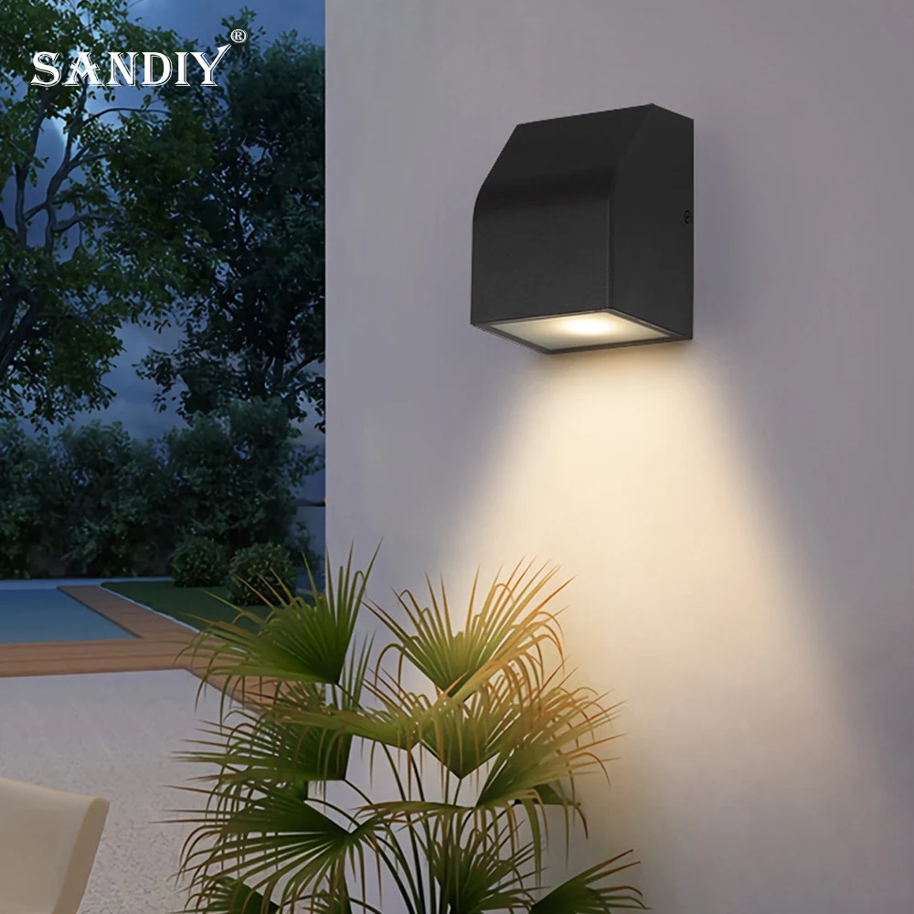 Outdoor Waterproof Wall Lights LED Simple Landscape Garden Lights Aisle Corridor Wall Lights Outdoor Villa Balcony Lights