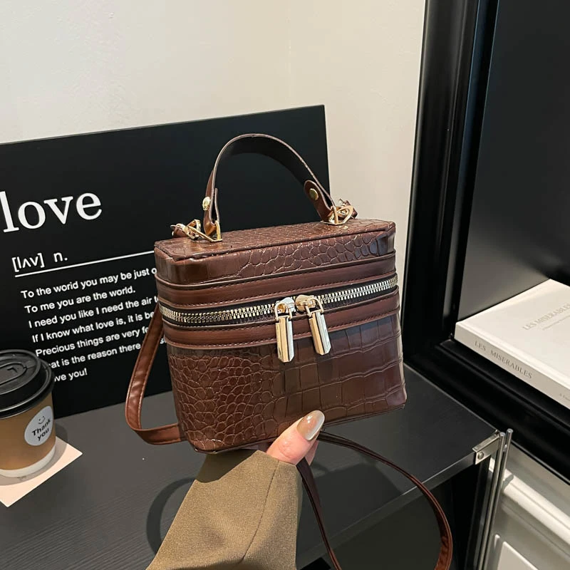 

Vintage Personality Women Shoulder Bag Solid Color Crocodile PU Crossbody Bag Lightweight Zipper Handbag for Daily Use Work