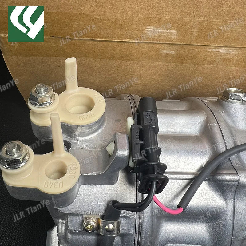 LR112584 LR068127 C2D45381 3.0L Diesel AC Compressor For Range Rover RR Sport