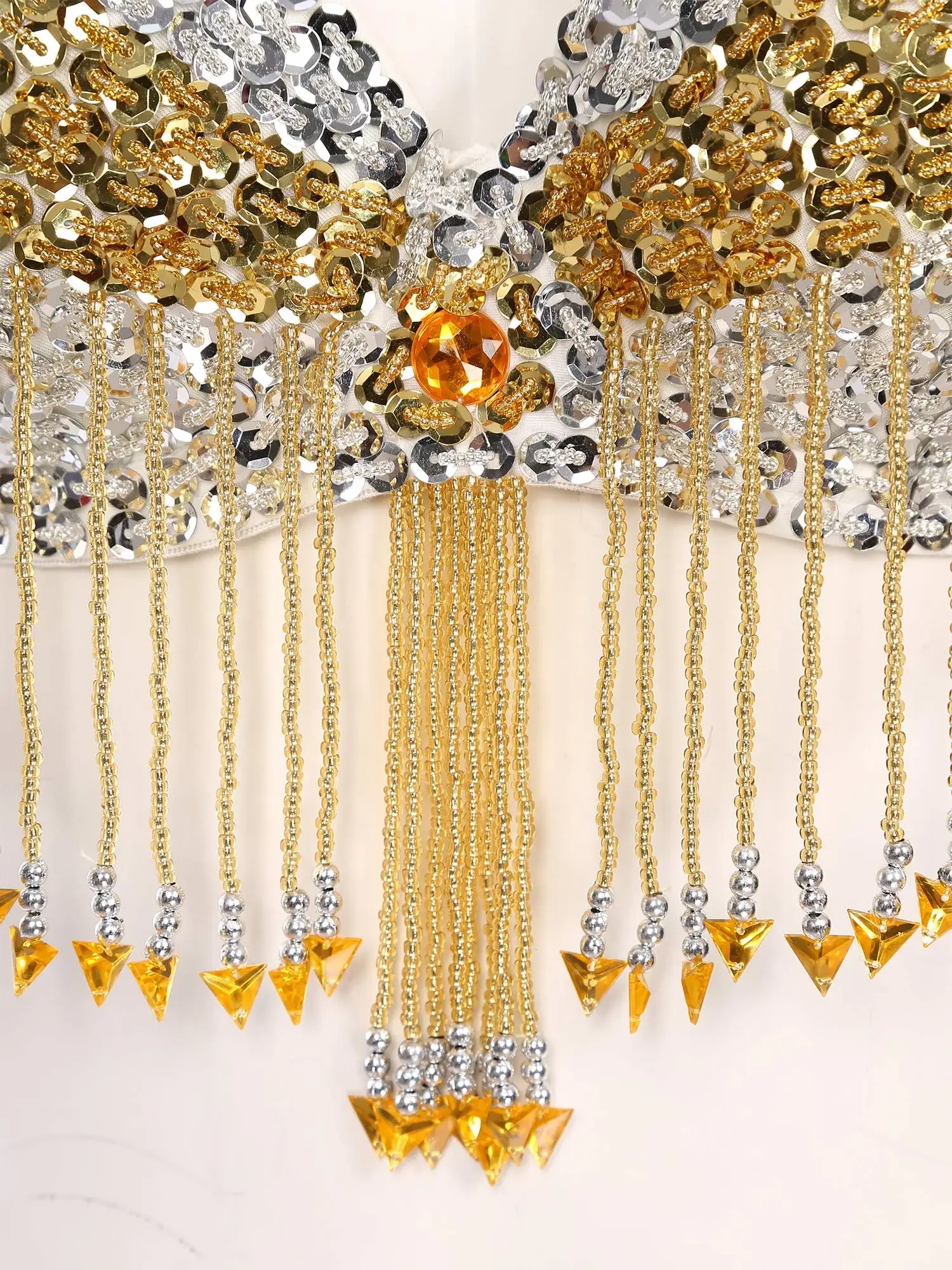 Damskie topy do tańca brzucha z cekinami, na rave, festiwal, imprezę, do klubu, zdobione koralikami i frędzlami, biustonosze, kostiumy na Halloween, do występów tanecznych na scenie.