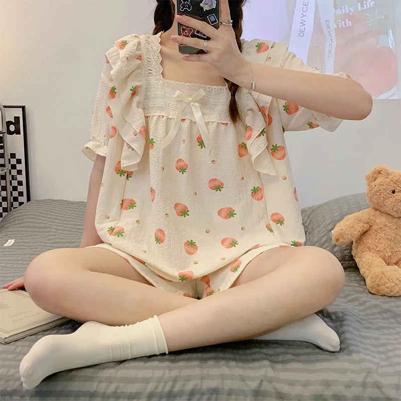 Pajamas for Women Summer New Wrinkled Fabric Cute Sweet Strawberry Comfortable Short-sleeved Shorts Square Collar Home Wear Set