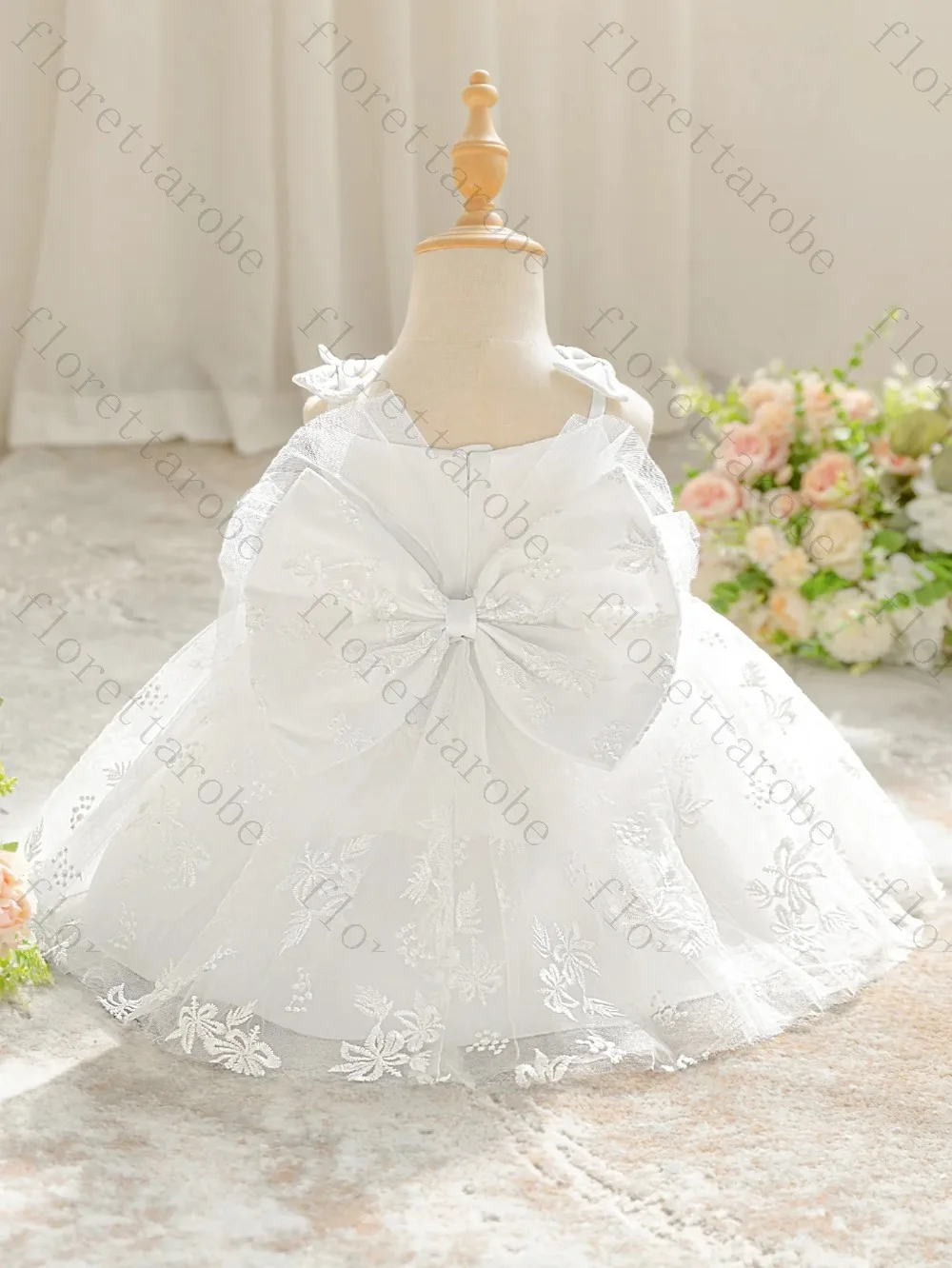 Customized White Flower Girl Dress with Embroidered Tulle Skirt Sleeveless Square Neck Bow Shoulder Wedding Baptism Party Gown