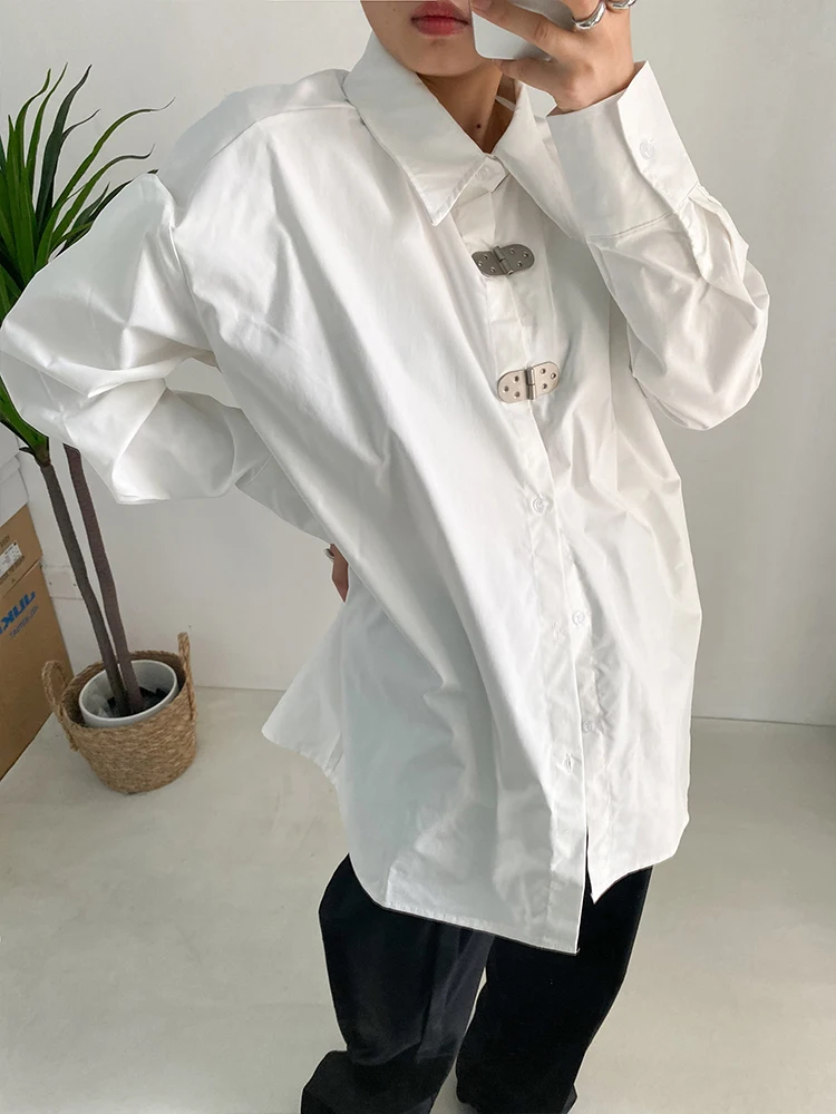 [EAM] Women White Shaped Big Size Casual Blouse New Lapel Long Sleeve Loose Fit Shirt Fashion Tide Spring Autumn 2025 1DF1136