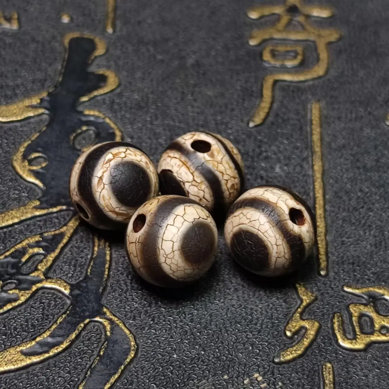 2Pcs/Lot Fire Offering Type Round Bead Black/White 3-line Sky Eye Totem Old Agate Dzi Beads for Men&Women Amulet Jewelry Making