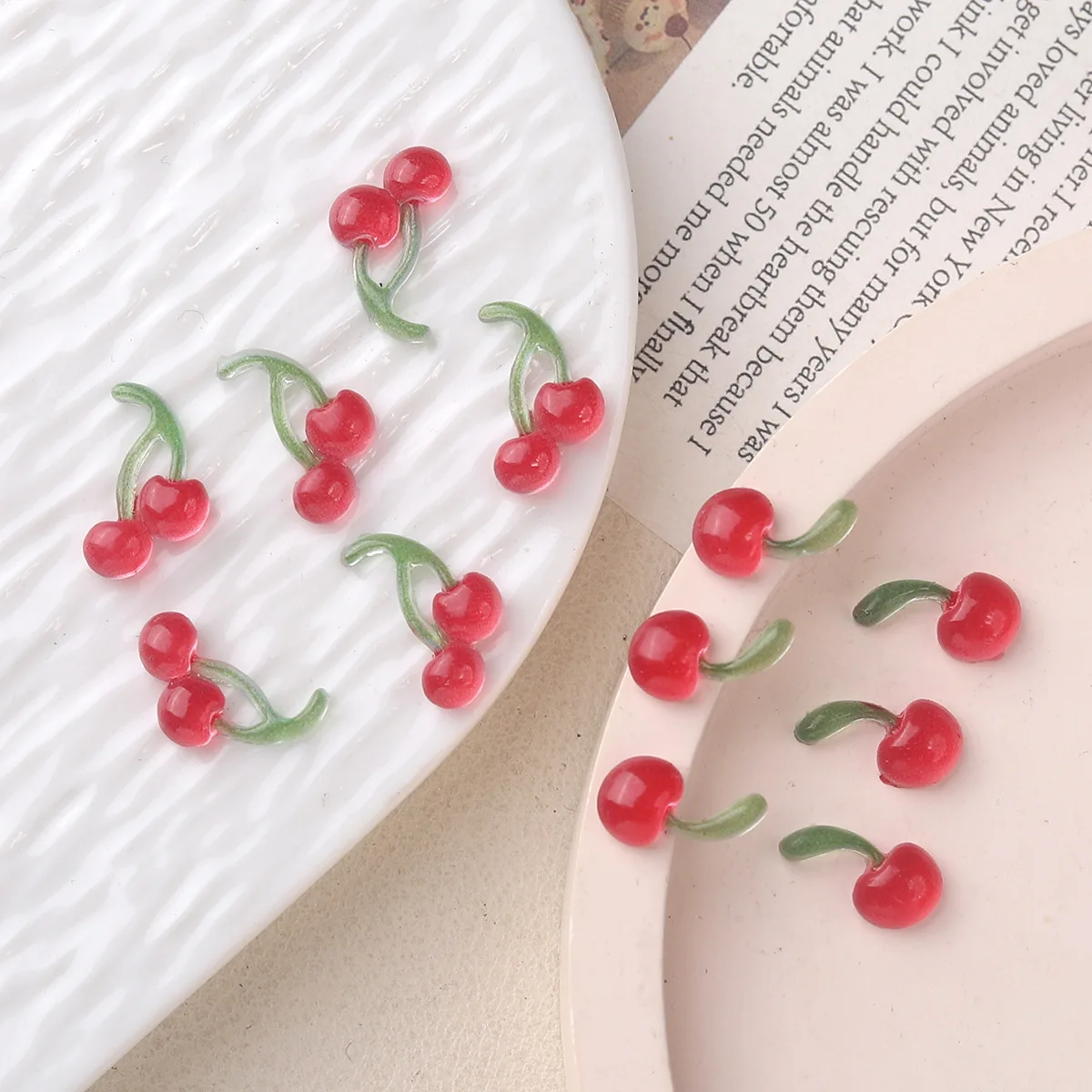 صغيرة الكرز الأحمر الراتنج مانيكير كابوشون 40 قطعة الراتنج فلاتباك DIY بها بنفسك صنع المجوهرات بالجملة سجل القصاصات ملحقات للتزيين #5