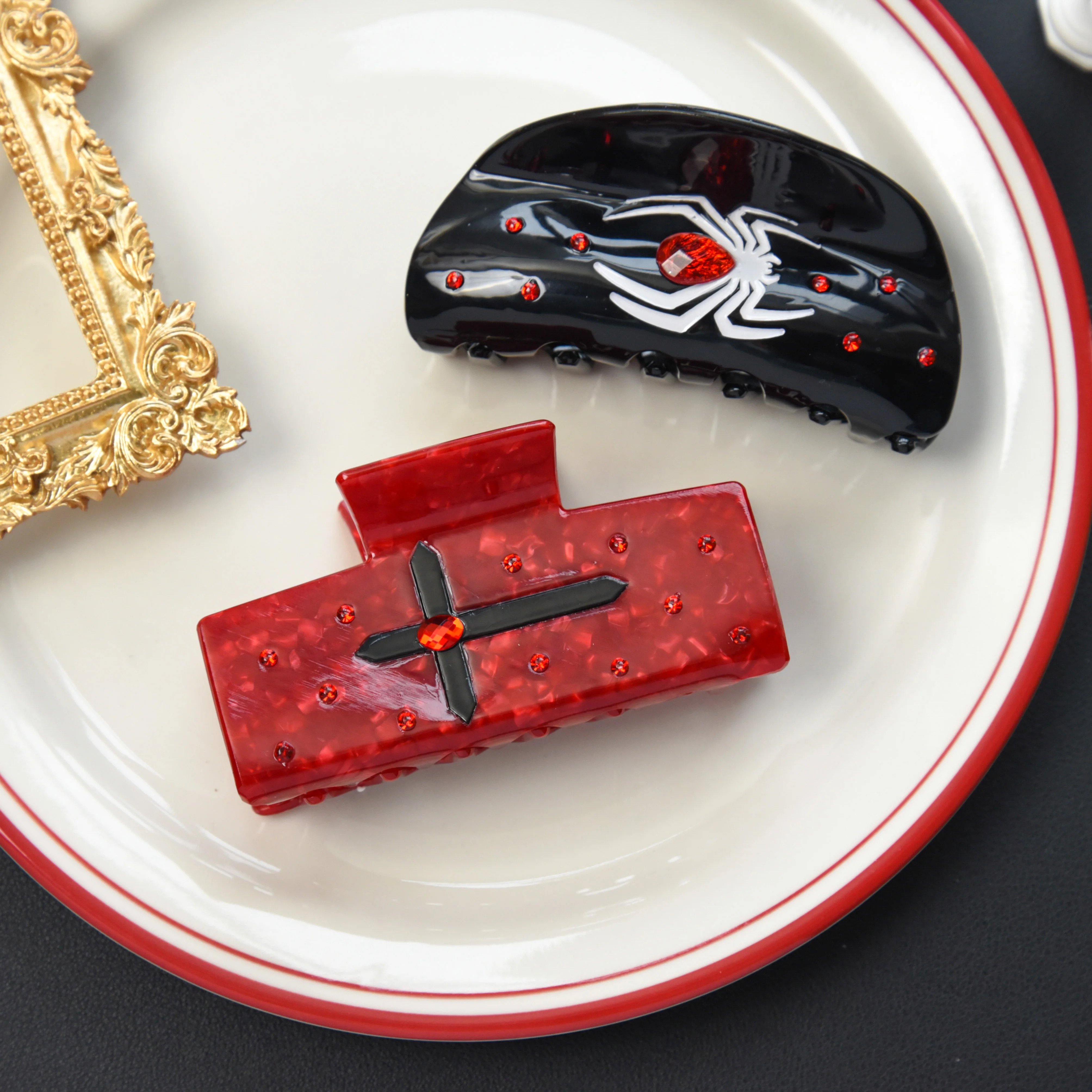 

Halloween Spider Cross Shark Clip Red Rhinestone Hair Claw Acetate Gothic Claw Clips Hair Clips for Women Girls Hair Accessories