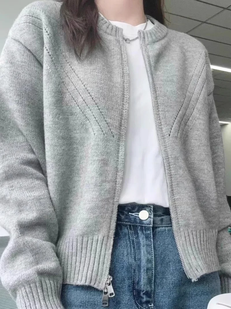 

Grey Autumn And Winter Round Neck Zipper Knitted Cardigan Top Casual Women's Short Sweater Jacket w674