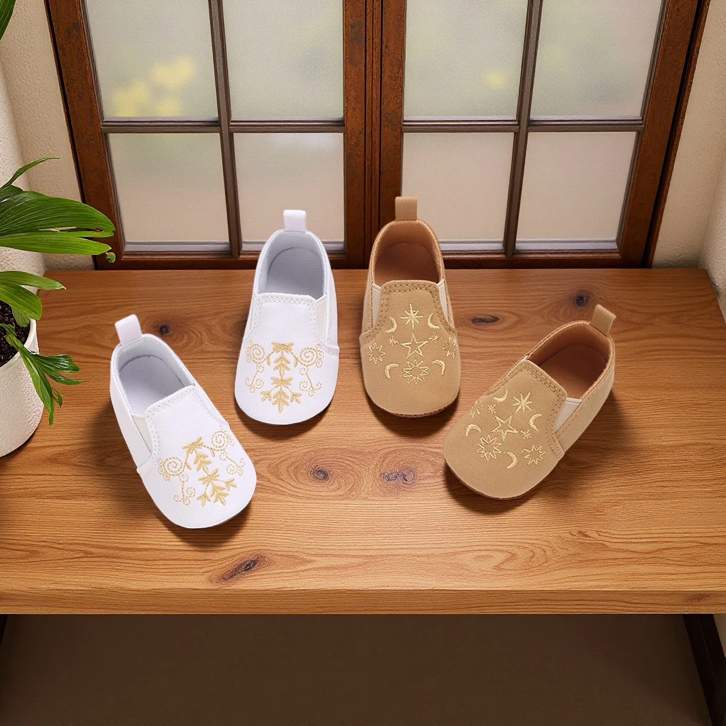

Spring and Autumn 0-1 Year Old Male and Female Babies with Non Falling Flat Shoes Made of Cotton Soft and Comfortable Flat Shoes
