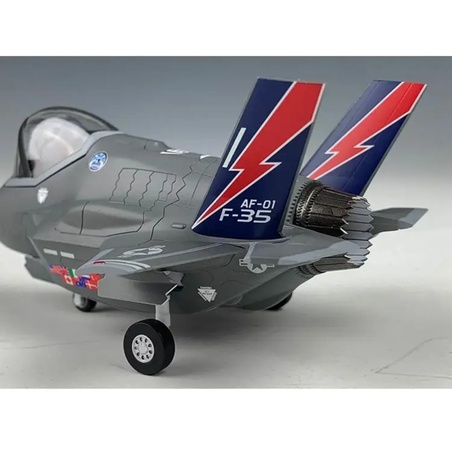 Комплект масштабной модели самолета для сборки GQ-001 F-35A USAF/RAAF, милый подарок Q Verison PilotBy Great Wall Hobby