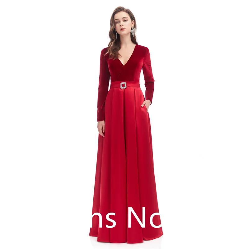 Red velvet Long Mother Of Bride Dresses With Long Sleeves V Neck Satin Simple Women Formal Evening Party Dress For Wed