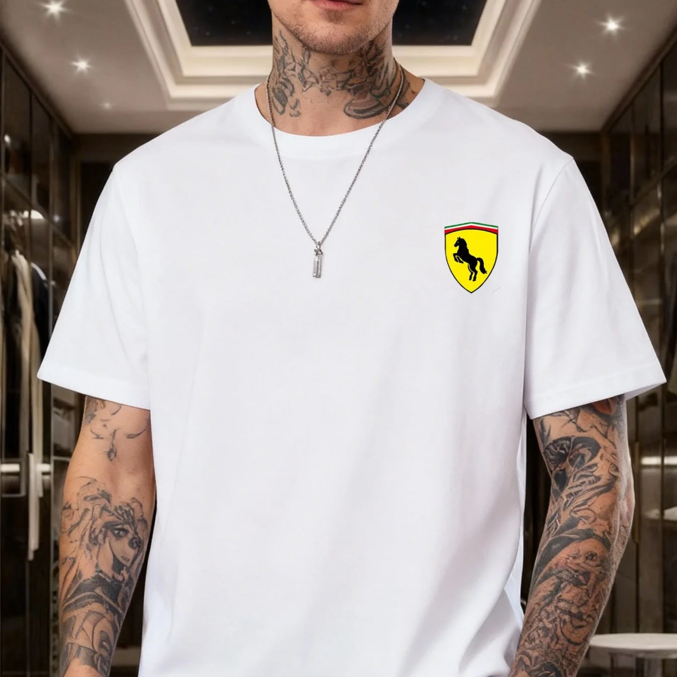 Herren-Freizeithemd im klassischen Stil mit dem aufgedruckten Logo des springenden Pferdeschilds, ein Gedenk-Kurzarmhemd für Autofans. – Detail 2