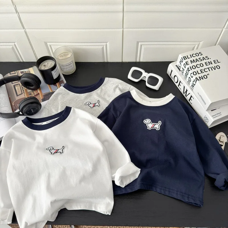 

Детская осенняя одежда 2025 года, футболка из чистого хлопка с длинными рукавами для мальчиков, повседневная корейская версия в западном стиле, хлопковая рубашка
