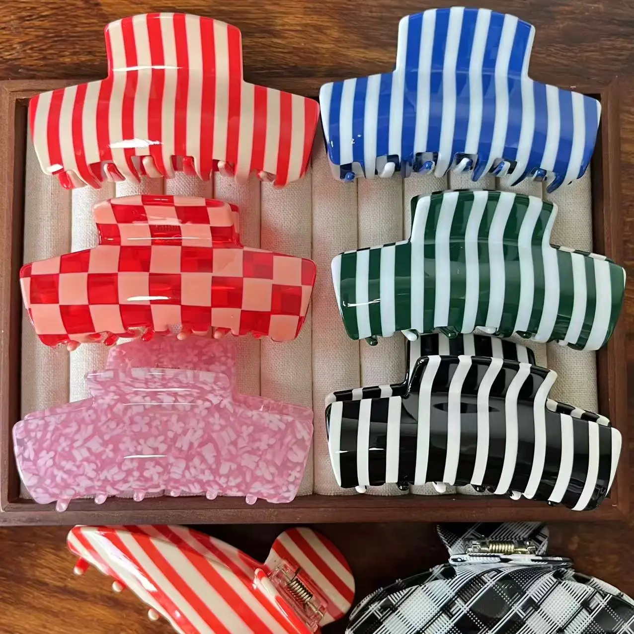Trendy Colorful Checkered Pattern Hair Clips Fashion Multi-color Striped Acetate Hair Claw Clip Hair Accessories for Women Girls