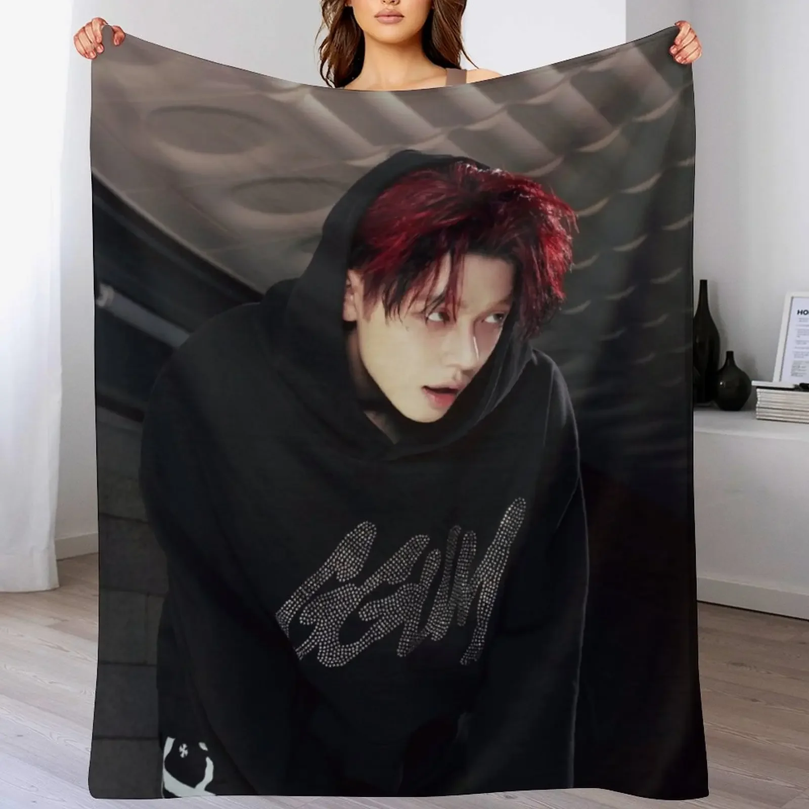 YEONJUN GGUM Throw Blanket for babies wednesday Picnic Blankets