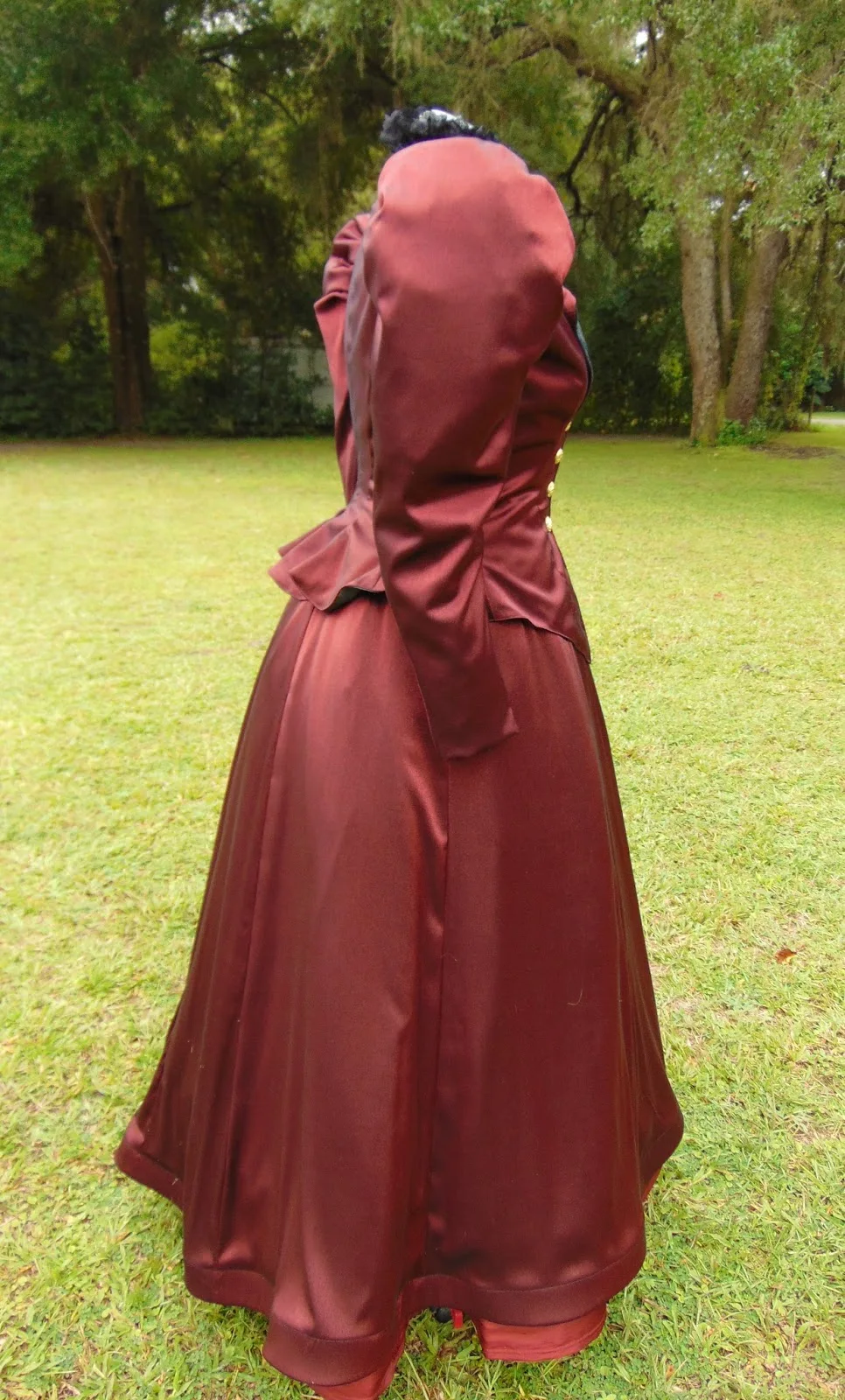 1890s القوطية صخب فستان ملابس ركوب الخيل الفيكتوري الدوقة الإدواردية فستان السفر الاستعماري الحرب الأهلية الشاي حفلة الكرة ثوب