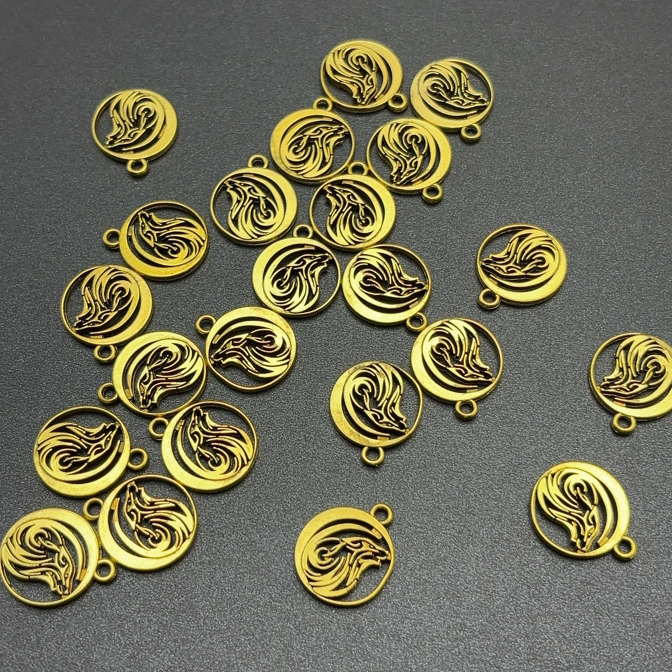 10 Pieces of Crescent-Shaped Hollow Wolf Head Handmade Accessories, Featuring a Sleek, Cool, and Minimalist Design, Suitable for DIY Bracelets, Necklaces, and Earrings, as Well as Handmade Beaded Decoration Accessories