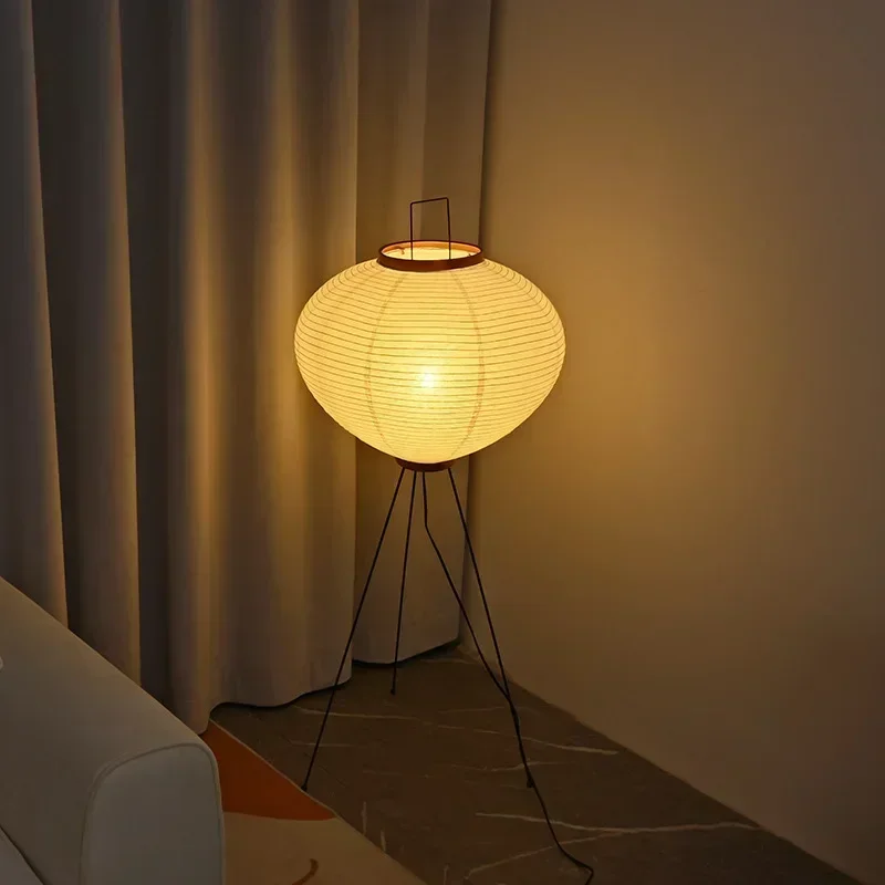 Japońska retro minimalistyczna lampa podłogowa LED nordycka kreatywna latarnia salon sypialnia u rodziny przy łóżku dekoracja wnętrz lampa podłogowa