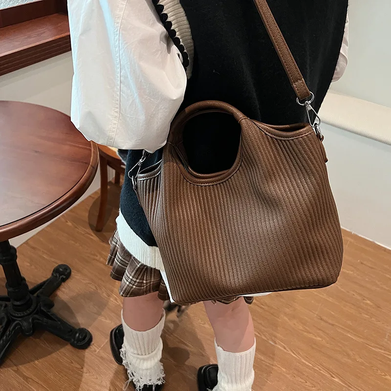 

2025 Minimalist Tote Bag for Women Large Capacity Shoulder Purse Fashion Crossbody Bag Trendy Casual Handbag Elegant Style