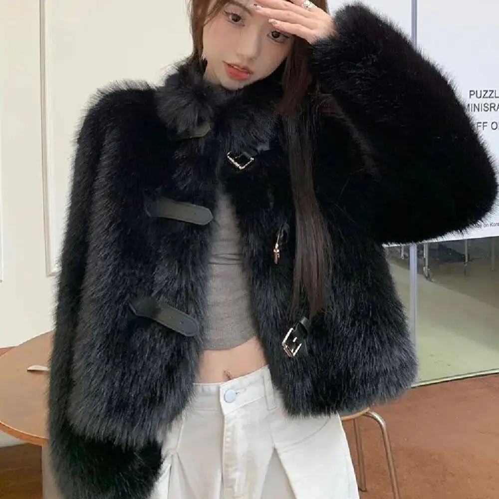 سترة قصيرة من الفرو المزيف موضة الشتاء للنساء باللون الأسود وياقة واقفة علوية عصرية بأكمام طويلة وأزرار أنيقة ملابس خارجية دافئة