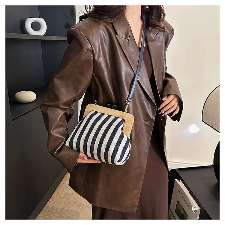 2023 Euro-America Style Women Bag tessuto di cotone Flap Ladylike Dot Hasp borse a tracolla morbide borsa MINI borsa borsa per telefono borse firmate