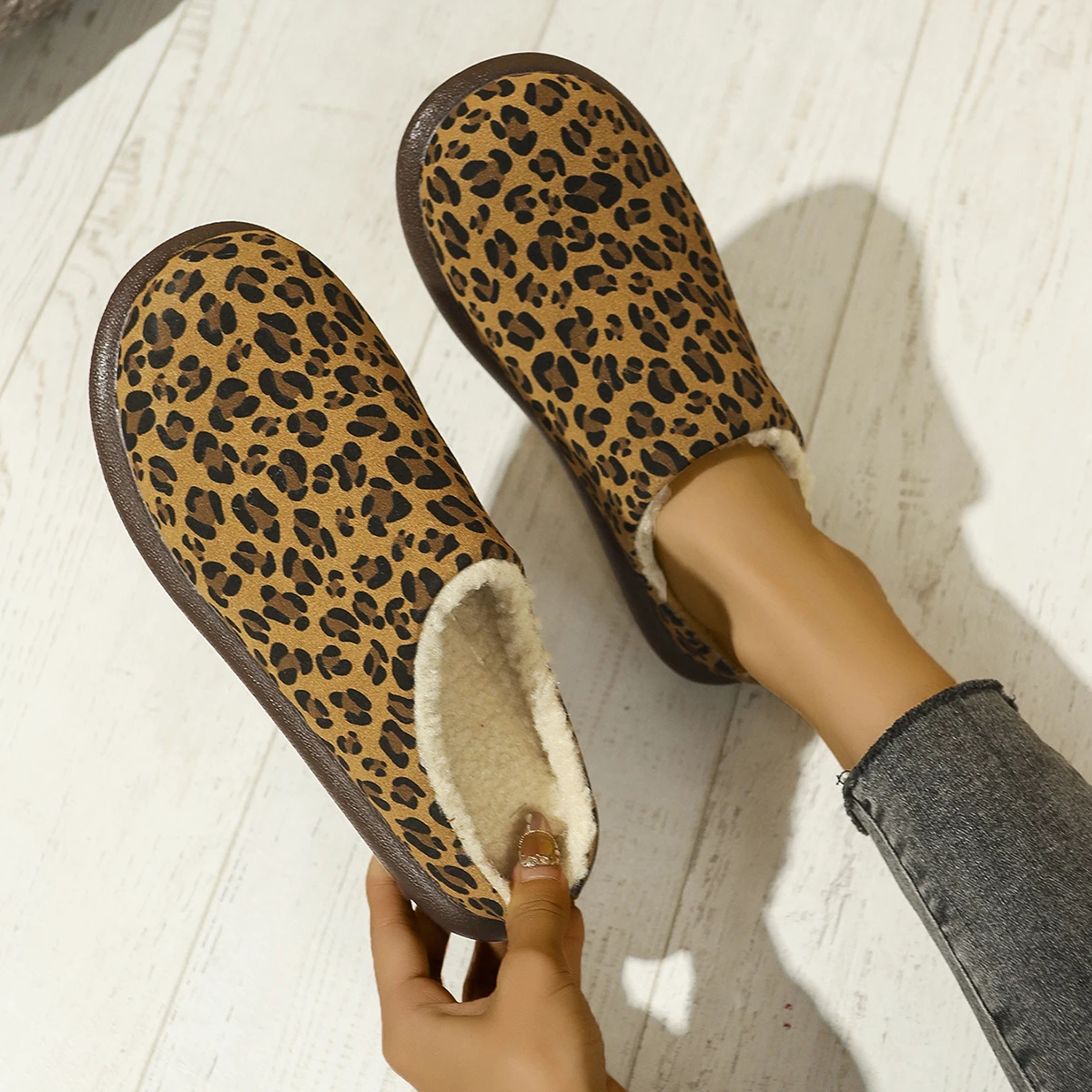 

Women Slippers New Thick Sole Indoor Couples Slippers Winter Household Warm Fluffy Slippers Plush Home Cotton Shoes Slides Women