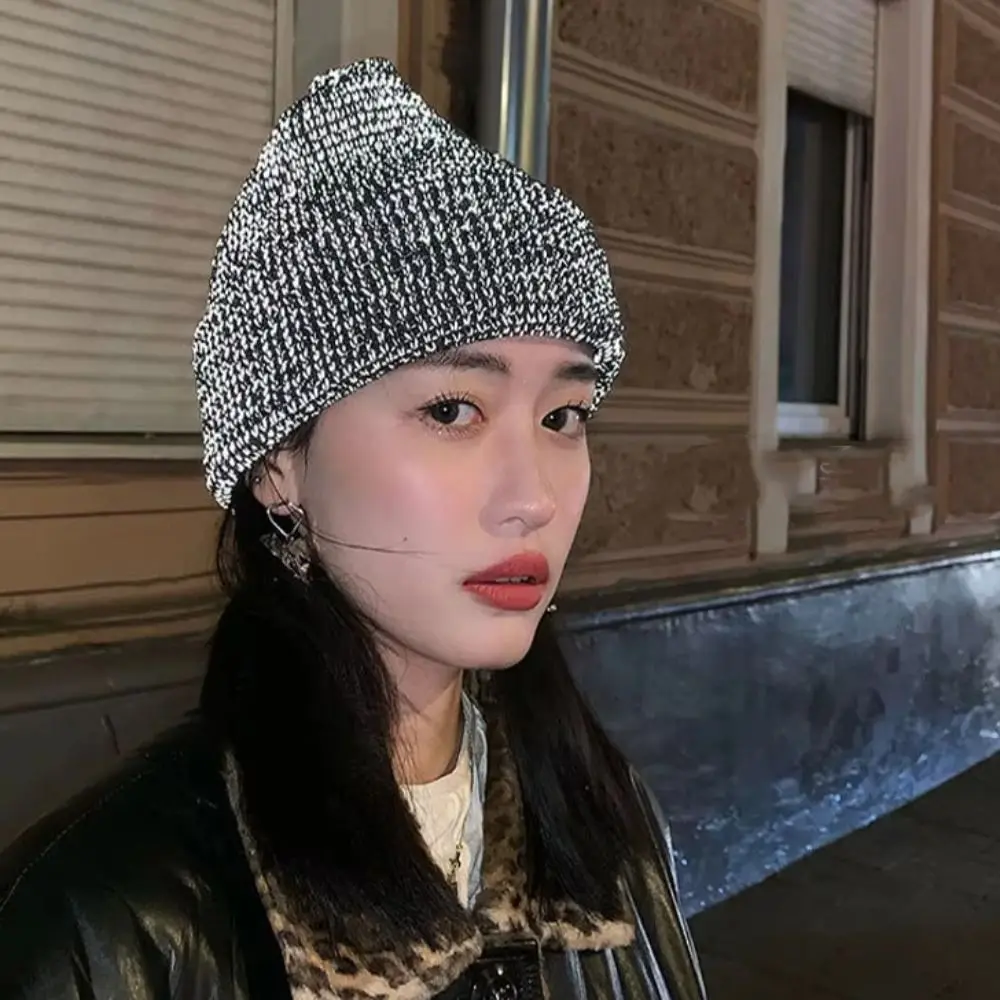 Windproof Reflective Knitted Hats Thicken Keep Warm Shining Beanies Hat Korean Jennie Style Sequin Knitted Hat Running/Walking