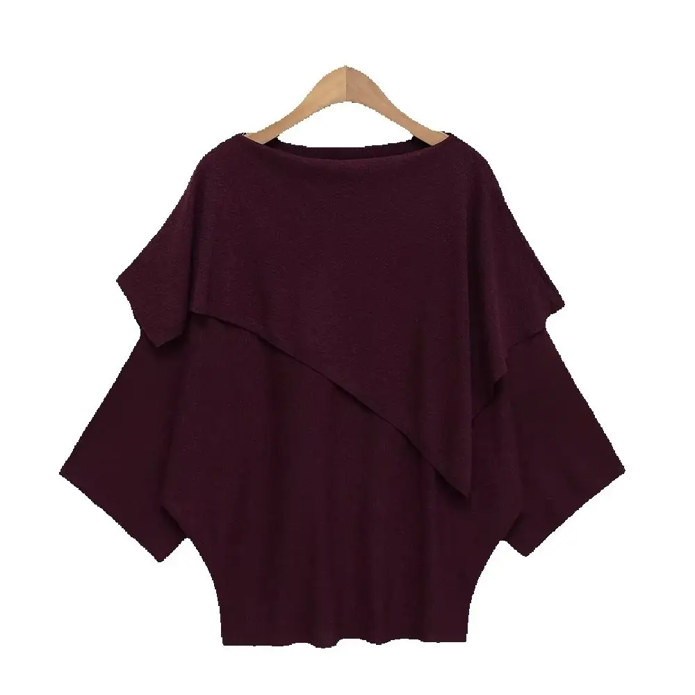 Nuovo design di abbigliamento da donna autunnale con una semplice sovrapposizione di aghi piatti e top in maglia pullover a maniche lunghe appeso