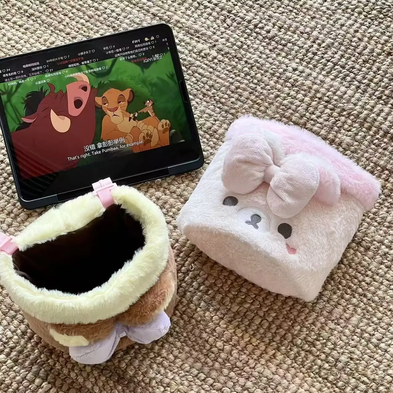 Rilakkuma Hängetasche für Schlafsaal – Süßer Korilakkuma Plüsch-Organizer, weicher Kawaii Caddy für Schreibtisch-Kosmetikaufbewahrung für Mädchen – Detail 14