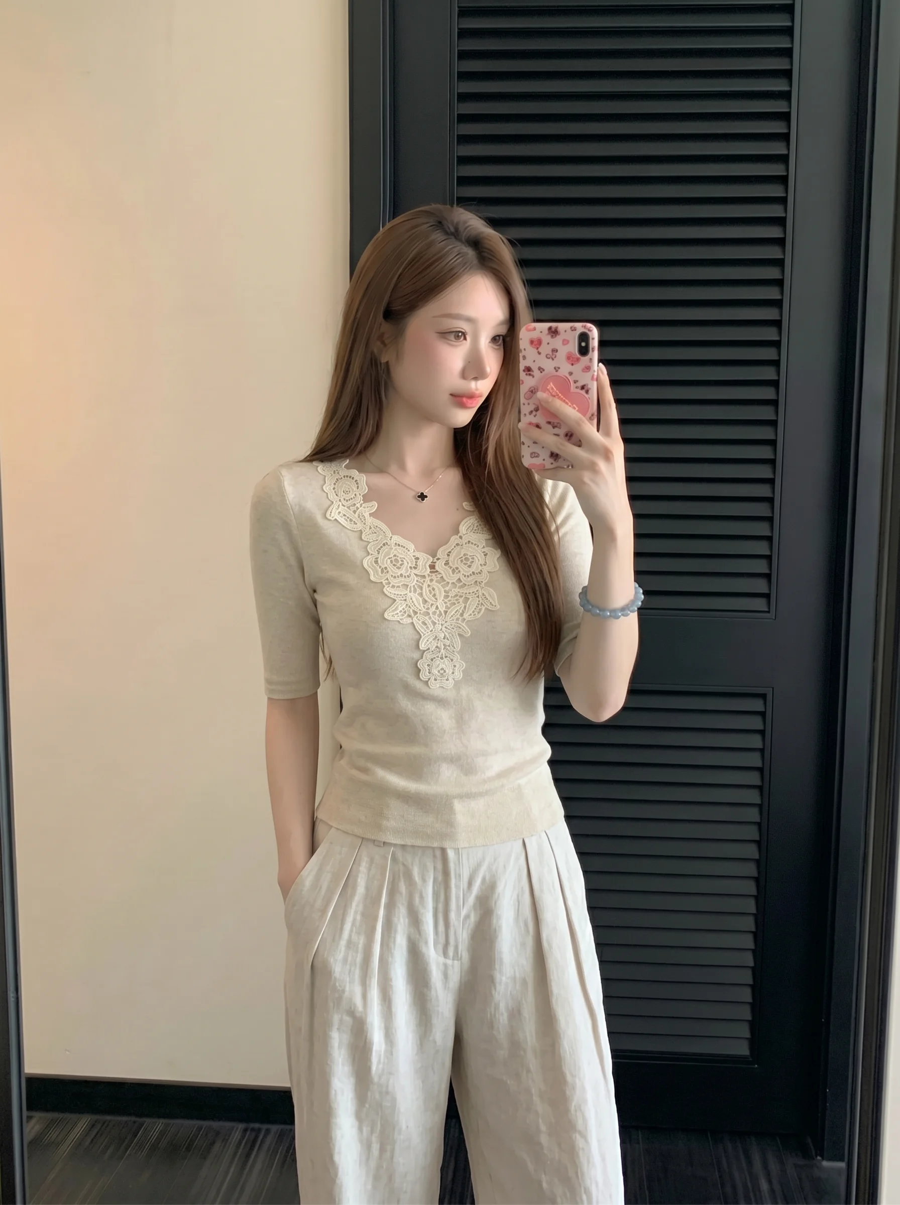 

Korean Style Lace Splice Knitted Top Women's Summer New Small Size Short Sleeve Slimming Design Sense Upper Body V-neck