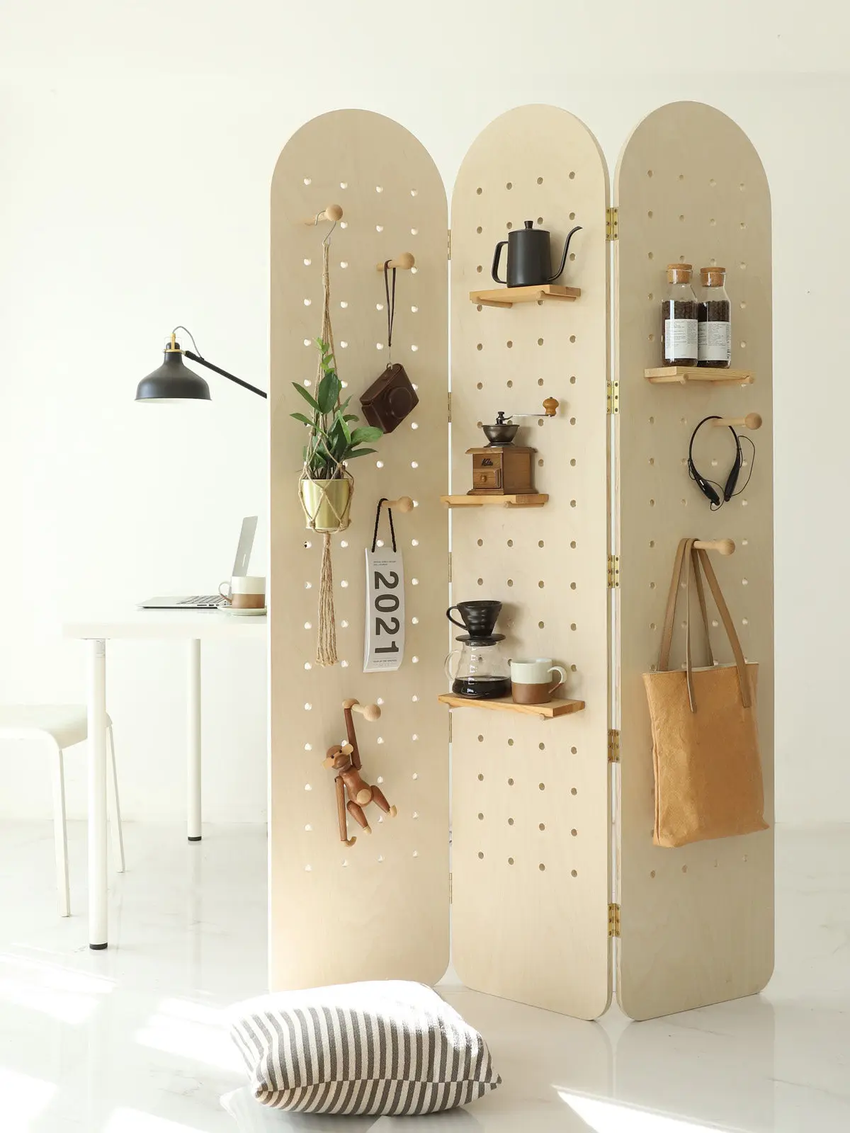Screen Cave Perforated Panel Vertical Foldable Entrance Living Room Display Rack Japanese Style Mobile Floor Shelf Partition