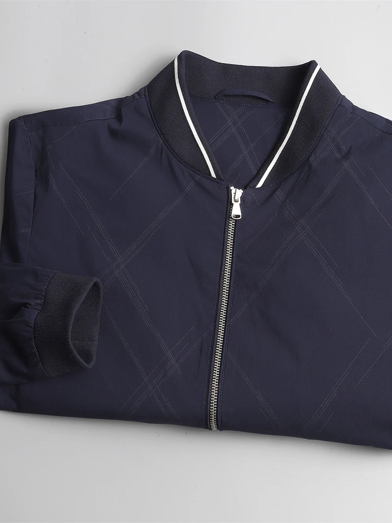 

Мужская демисезонная куртка с воротником-стойкой, повседневная, с неброским узором, длинными рукавами, в деловом стиле