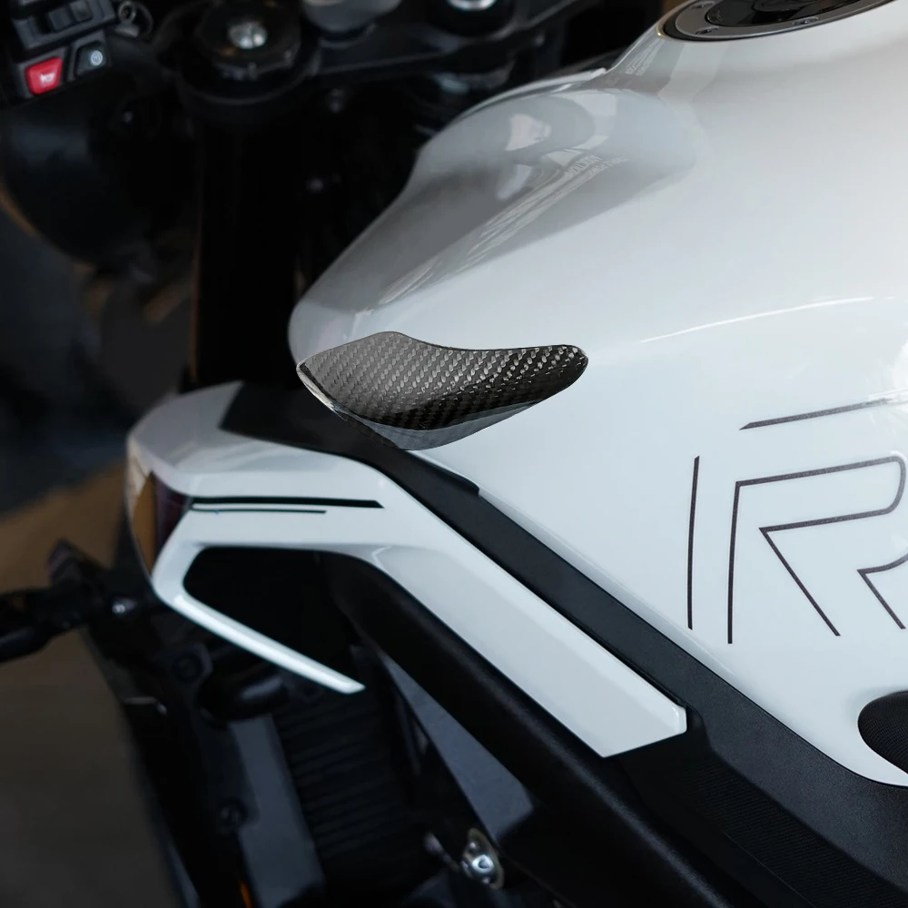 خزان من ألياف الكربون حقًا للدراجة النارية وحواف حماية الذيل لـ Triumph Daytona 675R 2013-2016 Street Triple 765 2017-2025