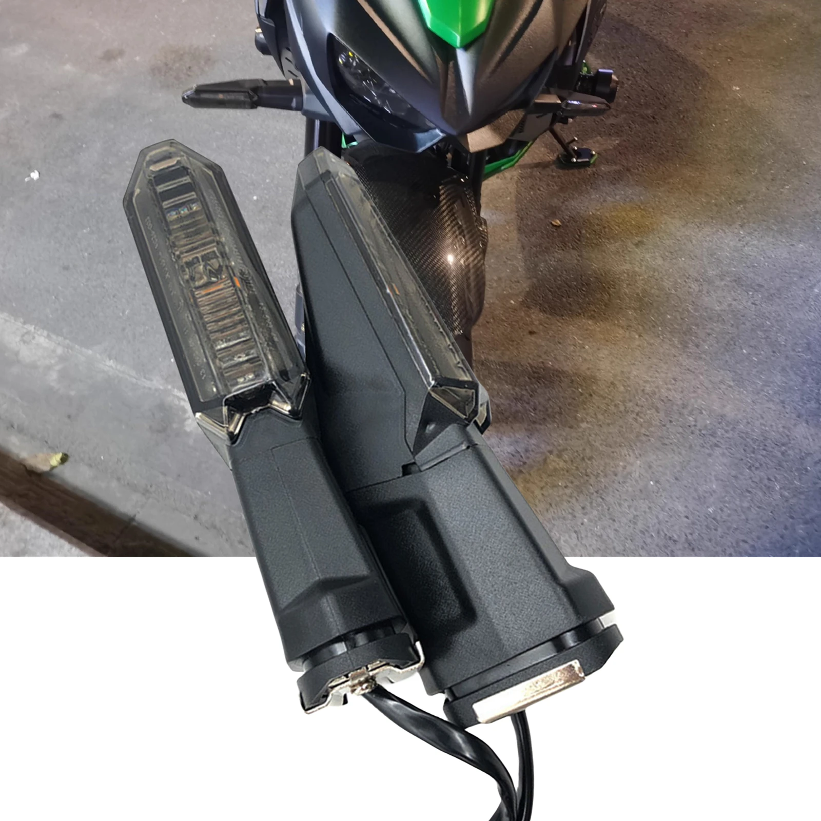 Motorcycle Turn Signal Light Lamp For KAWASAKI Z125 250 300 Z900 ZRX1200 NINJA250 NINJA ZX10R view 2