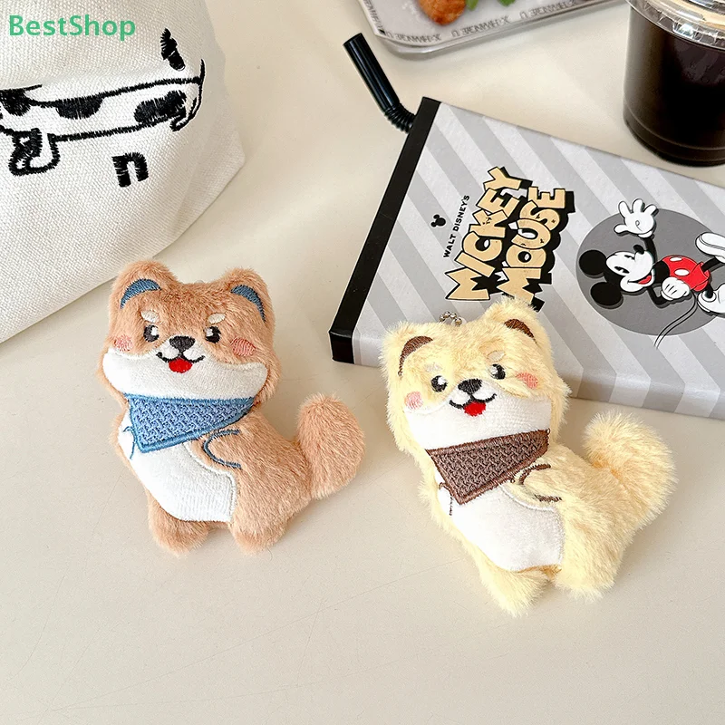 [[ريبيكا] قلادة على شكل كلب شيبا إينو من القطيفة الكرتونية اللطيفة على ظهره ديكور سلسلة مفاتيح معلقة