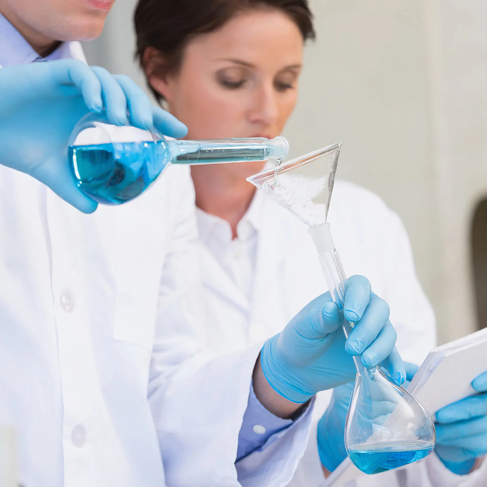 

Набор из 5 стеклянных воронок с огневым обжигом края, химически стойкие, для лабораторий и химических исследований