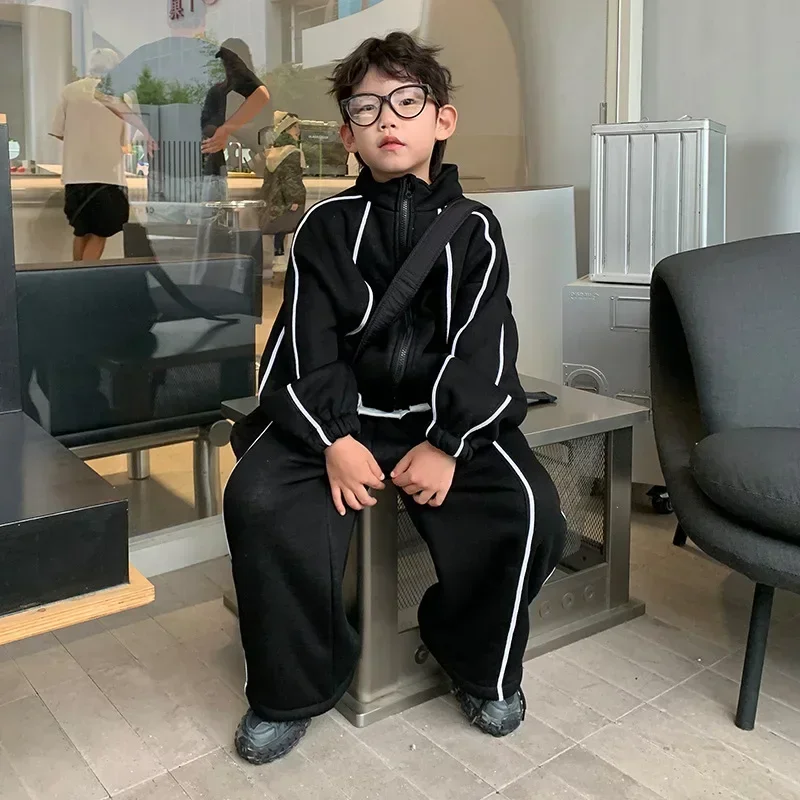 

2025 Winter New Fashion Casual Fleece Hoodie and Pants Two Piece Set Children Clothing Boys Handsome Solid Color Simple Suit