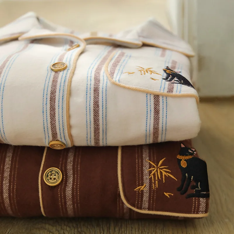 

Весенне-осенние пижамы для пар, 100% хлопок, матовая полосатая ночная рубашка с длинными рукавами, комплект из 2 предметов с мультяшной вышивкой, корейская одежда для сна