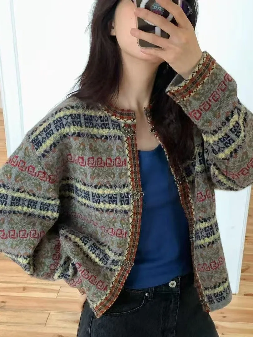 

Korean Retro Knitted Button-Up Color Blo Sweater Women's Autumn Winter round Ne Ele Versatile Knitwear Coat