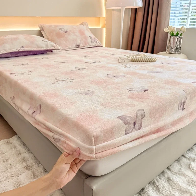 Dreamy Butterfly Milk Velvet Fitted Sheet Set, Girl Bedroom Winter Warm Bed Cover, Soft Skin-friendly Bedding with 2 Pillowcases