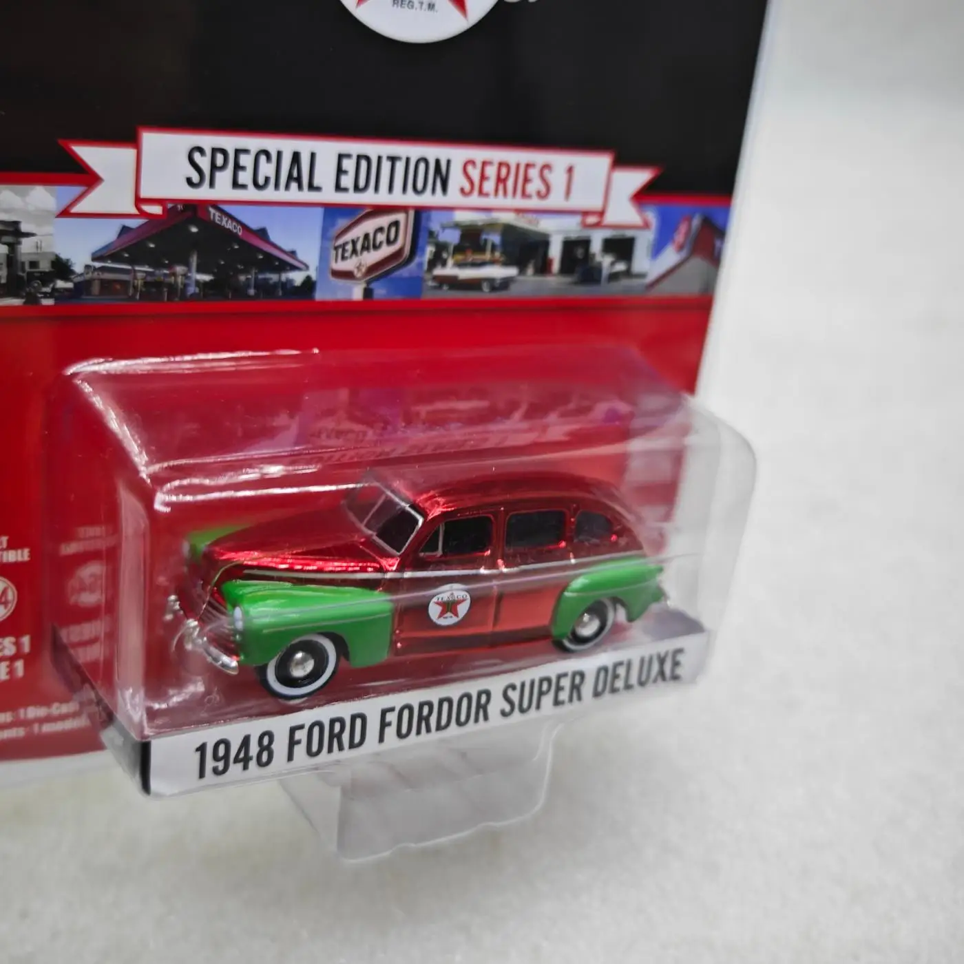

Greenlight 1:64- 1948 Ford Fordor Super Luxury, Plated Red Toy Car Model Simulation Sound Light Collection Kids Gift