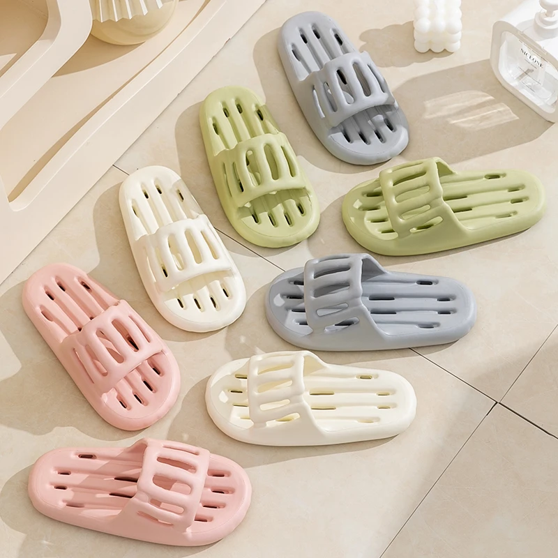 New Summer Hollow Out Leakage Quick Drying Sandals For Bathing Men Women Non-slip Soft Bathroom Slippers Ladies\' Home Flip Flops