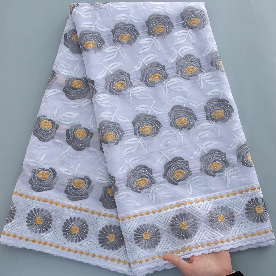 Luxuriöse Grau-Goldene Blumen-Schweizer-Voile-Spitze Hochwertige Baumwollspitze für Afrikanische Hochzeits- und Partykleider