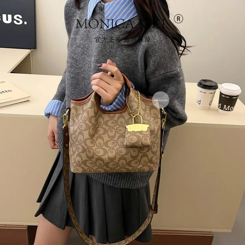 

Top-Tier Women's Tote Bag Made Of Adder-Print Leather Featuring Krakow High-End Commuter Vintage Lightweight Look​