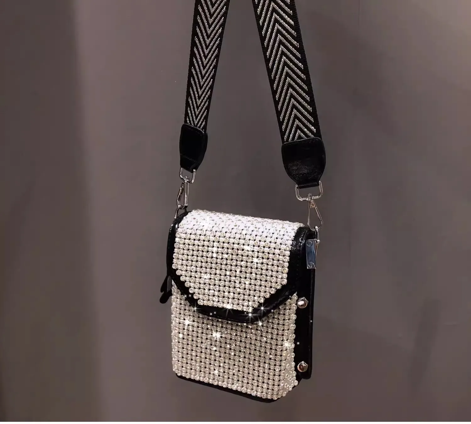 

Fashion Pearl Beading Mobile Phone Bag High Quality Women's Handbag Glitter Diamond Shoulder Messenger Bag Lady Purse Casual Bag