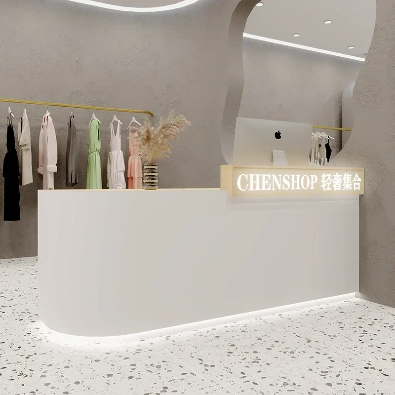 

Стойка регистрации Парикмахерская мебель Передняя стойка Современный роскошный офисный стол для руководителей Красота Кафе Супермаркет Длинный магазин