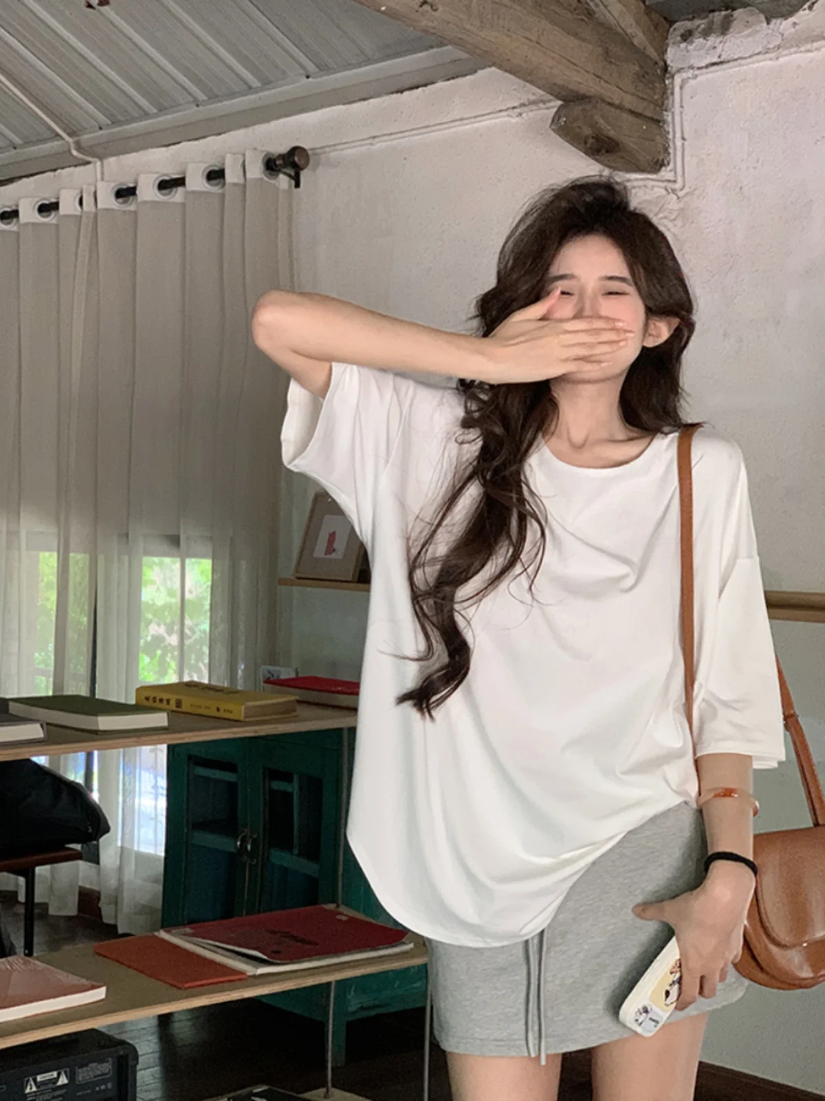 크로스백 반팔 티셔츠 여성용 스타일리시 루즈 캐주얼 디자인 여름 패셔너블 탑 한국 스타일 라운드넥 긴팔