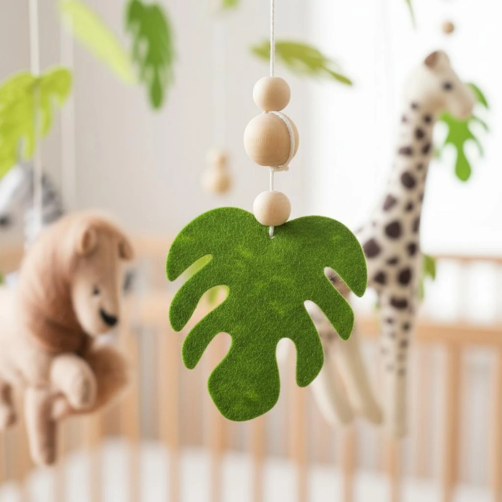 woodland-creature-crib-mobile-hand-eye-coordination-foliage-and-creature-bed-bell-felt-hanging-nursery-mobile-visual-stimulation