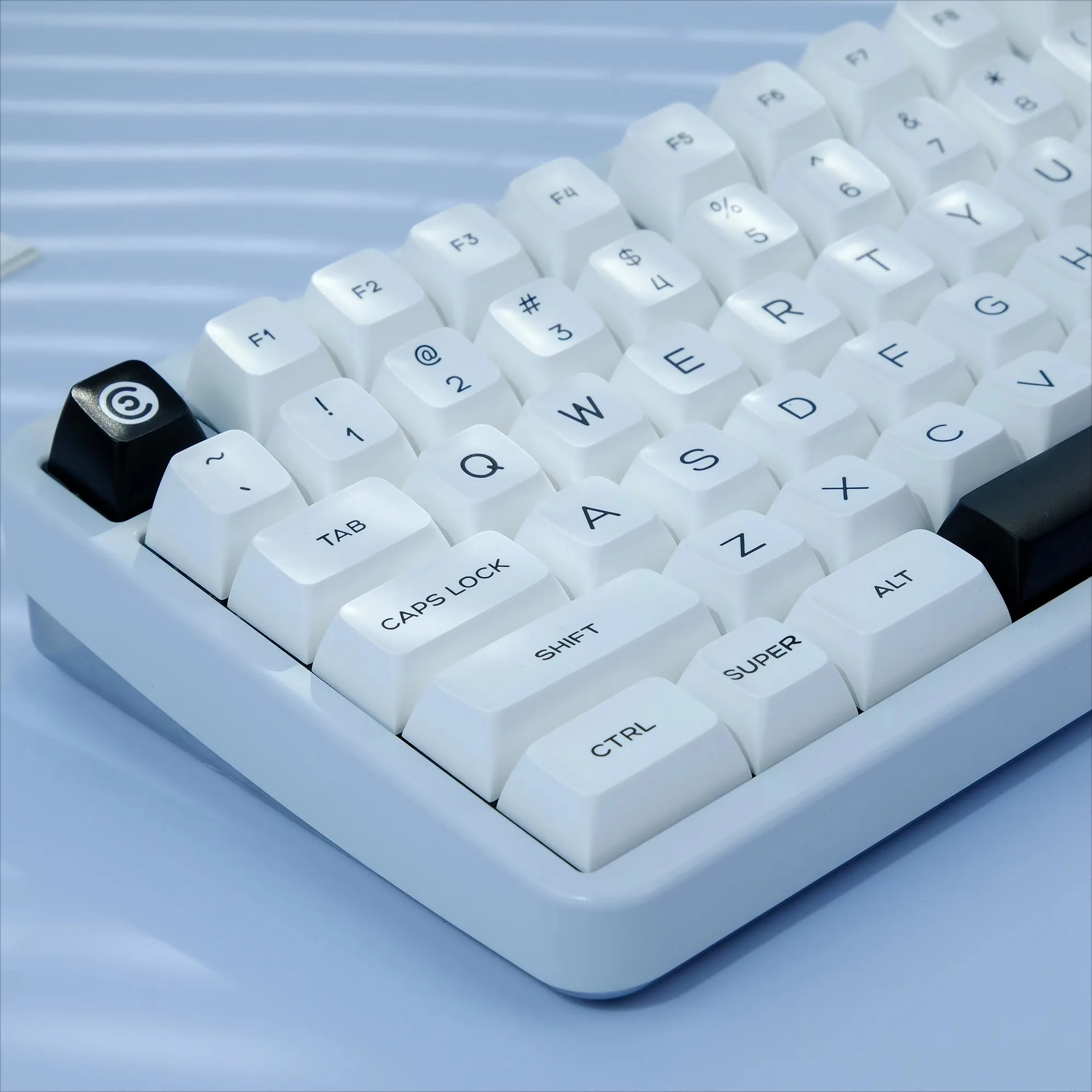 

SA Profile Keyboard Black white Keycaps PBT Green Translucent Keycap for Mechanical Keyboards Gaming ISO Custom Double Shot