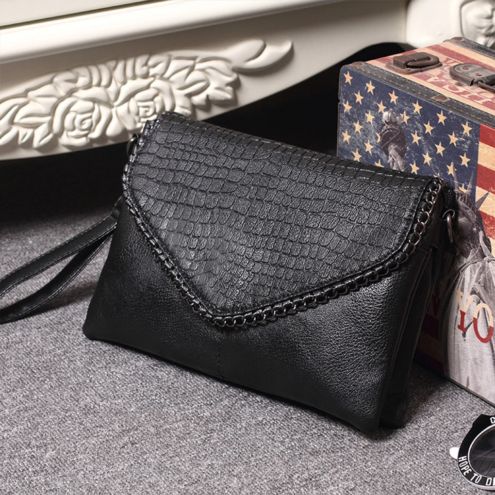 Black Womens Messenger Bag For Official And Casual Occasions Envelope PU Messenger Bags Crossbody Black-L