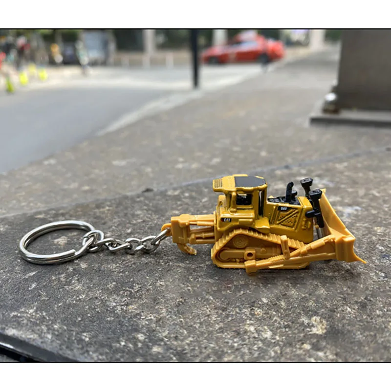 DM Mini 85984 CAT D8Track Type Tractor Bulldozer Model Keychain Decoration Gift